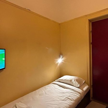 Central Accommodation Budget By Hr Бухарест Экстерьер фото